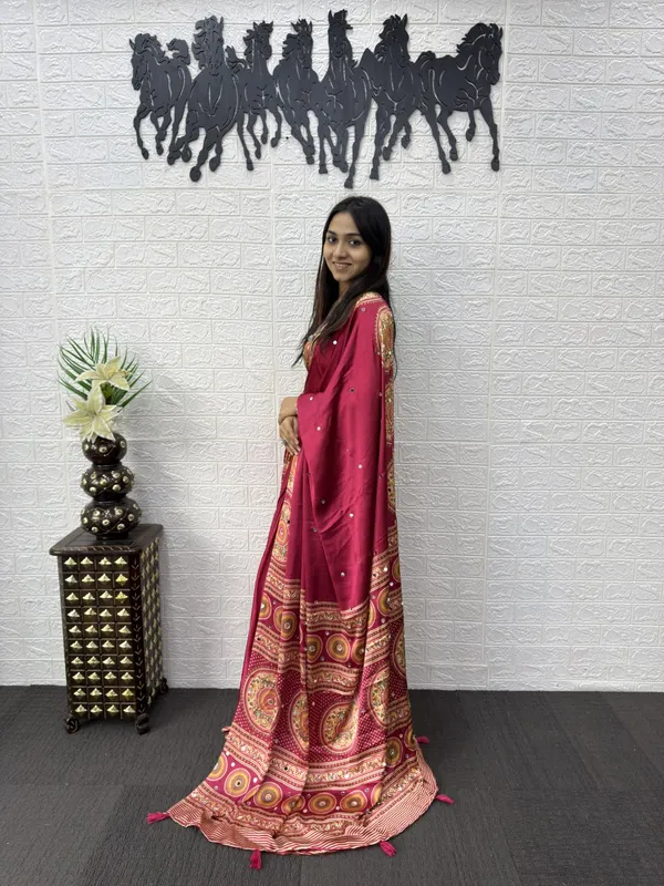 Women’s_Wine_Maroon_Printed_Designer_Saree_with_Traditional_Circular_Motif_Border