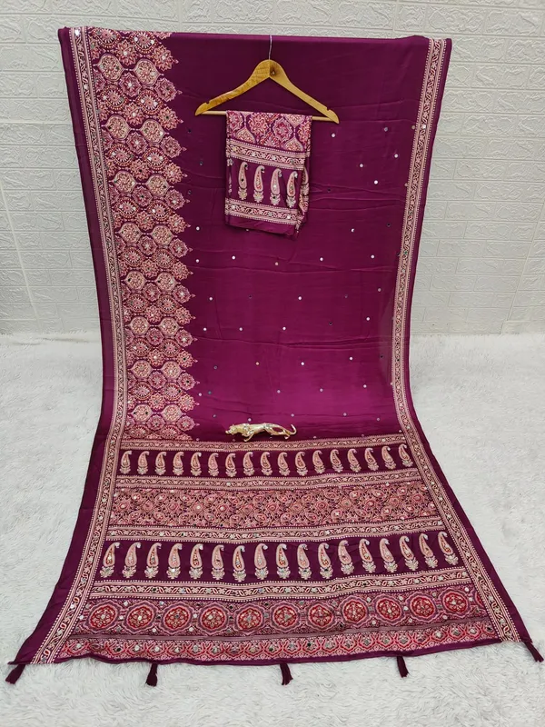 Women’s_Wine_Purple_Printed_Designer_Saree_with_Traditional_Paisley_Border