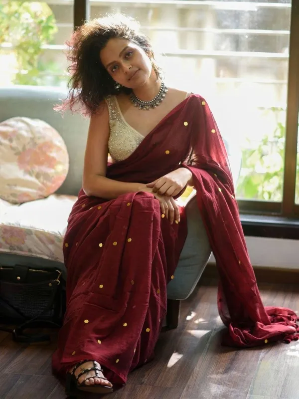 Maroon_Satin_Gold_Polka_Dot_Print_Saree_for_Women
