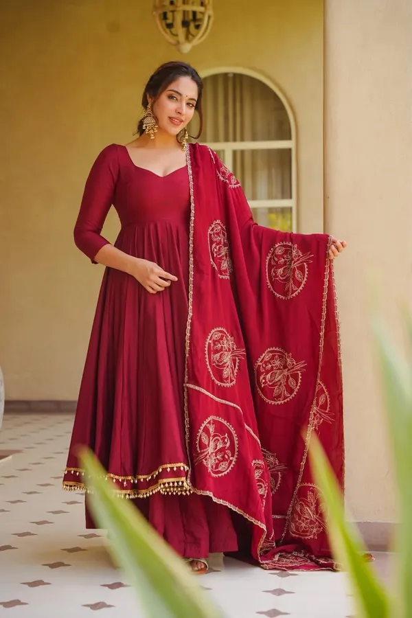 Designer_Anarkali_Suit_in_New_Fancy_Style