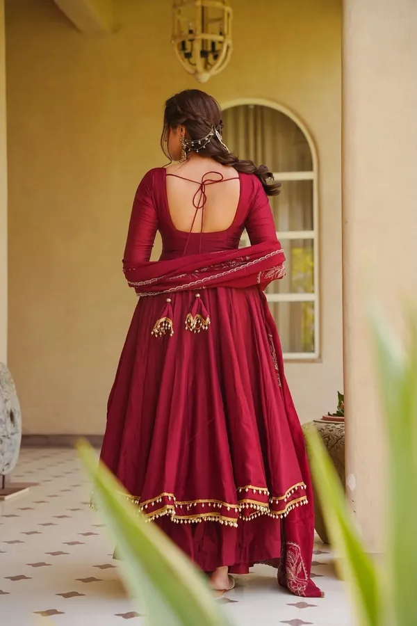 Designer_Anarkali_Suit_in_New_Fancy_Style