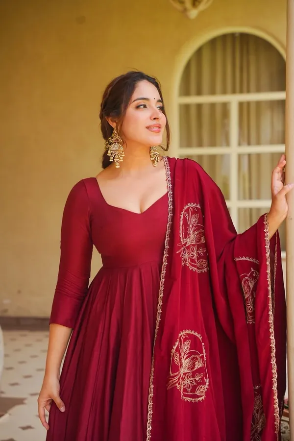 Designer_Anarkali_Suit_in_New_Fancy_Style