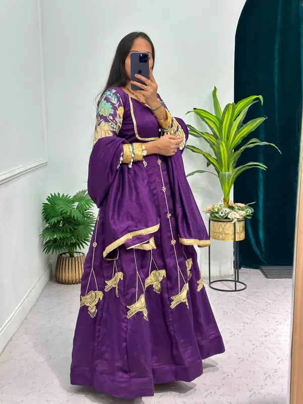 Blooming_Vichitra_Full_Flair_Gown_with_Dupatta