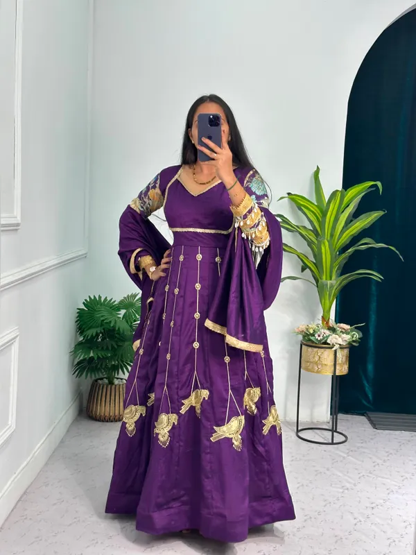 Blooming_Vichitra_Full_Flair_Gown_with_Dupatta
