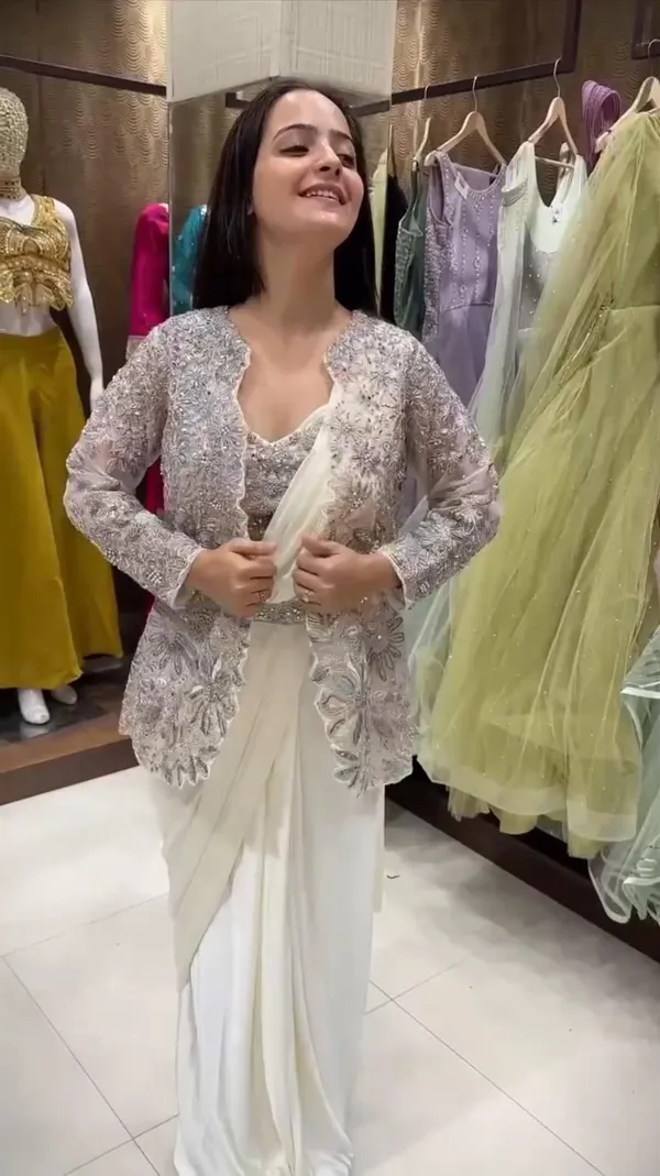 Bollywood_Glam_Designer_Drape_Saree_with_Jacket_&_Belt