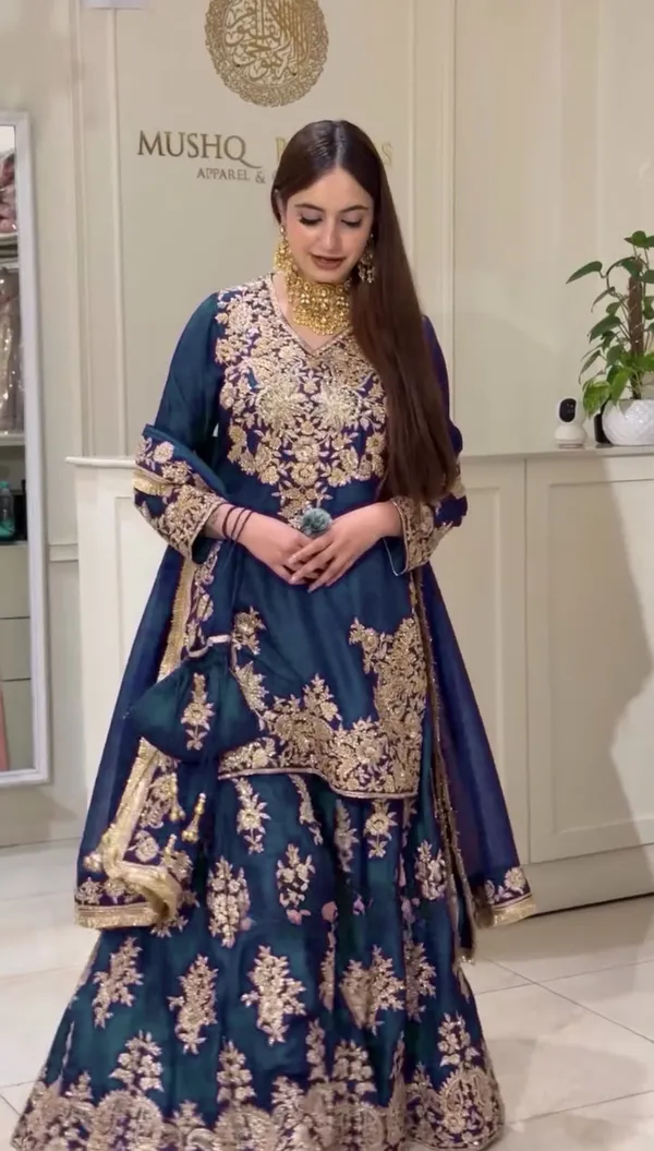 Chinon_Silk_Embroidered_Top_Plazzo_Dupatta_Set