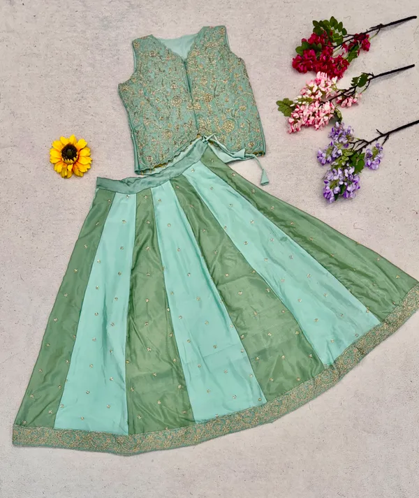 Chinon_Silk_Lehenga_Choli_Set_with_4_Meter_Flair