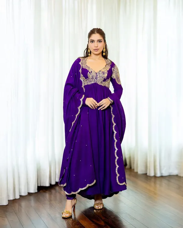 Designer_Anarkali_Gown_with_Elegant_Dupatta