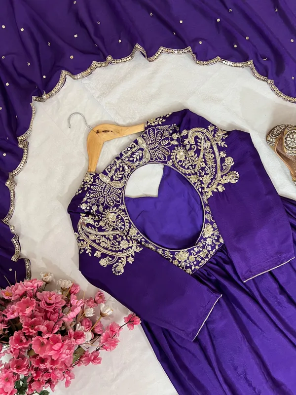 Designer_Anarkali_Gown_with_Elegant_Dupatta