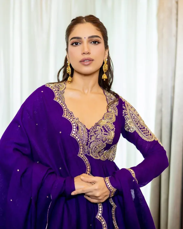 Designer_Anarkali_Gown_with_Elegant_Dupatta
