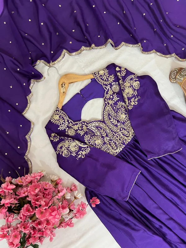 Designer_Anarkali_Gown_with_Elegant_Dupatta