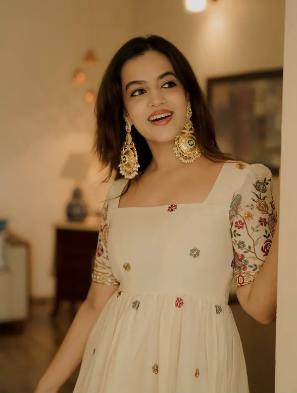 Designer_Anarkali_Gown_with_Elegant_Dupatta