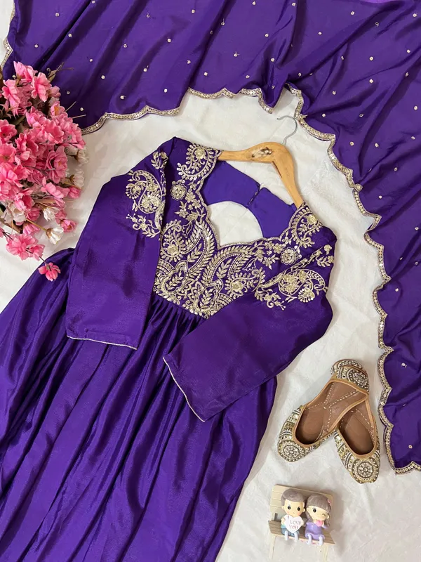 Designer_Anarkali_Gown_with_Elegant_Dupatta