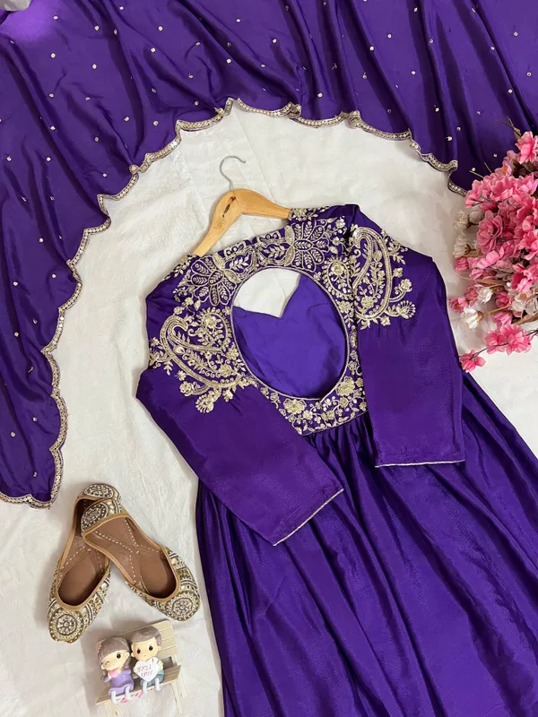 Designer_Anarkali_Gown_with_Elegant_Dupatta