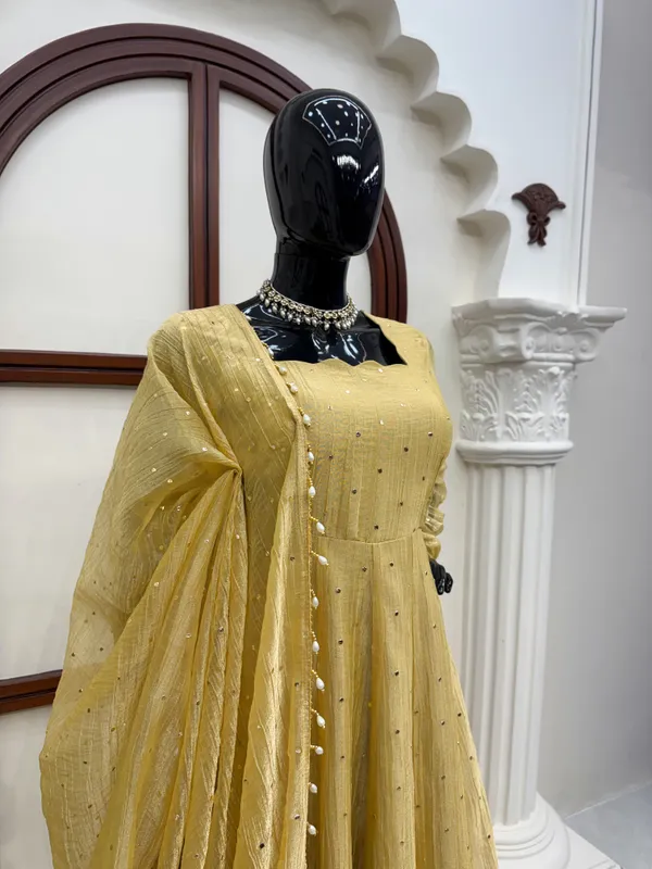 Designer_Gown_with_Pent_Set