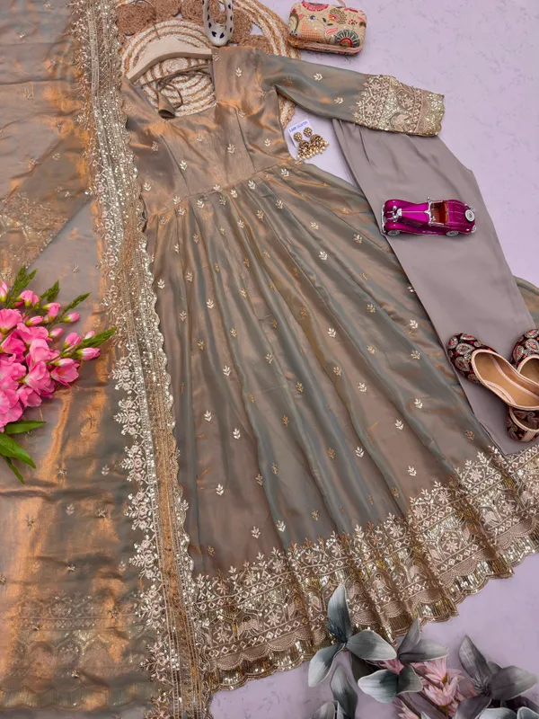 Designer_Party_Wear_Gown_Set