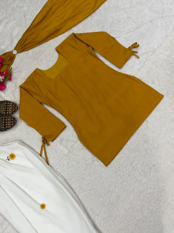 Designer_Party_Wear_Top_with_Farshi_Salwar_Dupatta_Set