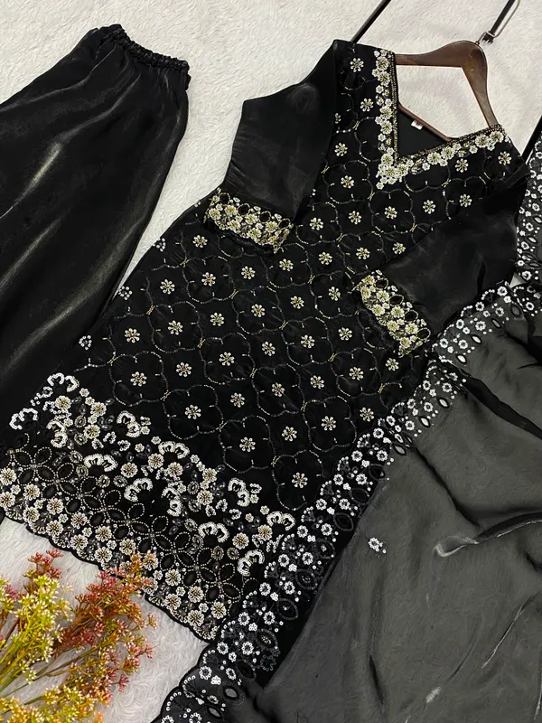 Designer_Plazzo_Pair_with_Beads_and_Sequence_Embroidery