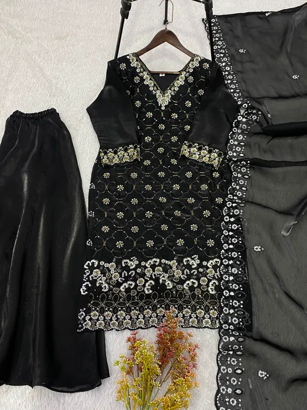 Designer_Plazzo_Pair_with_Beads_and_Sequence_Embroidery