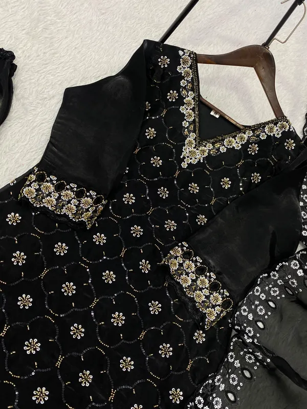 Designer_Plazzo_Pair_with_Beads_and_Sequence_Embroidery