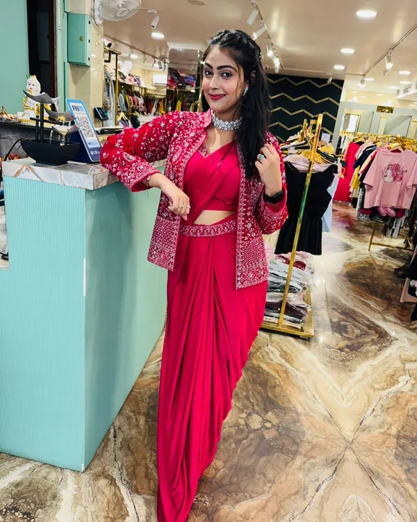 Embroidery_Sequence_Work_Ready-to-Wear_Saree_Set_with_Jacket