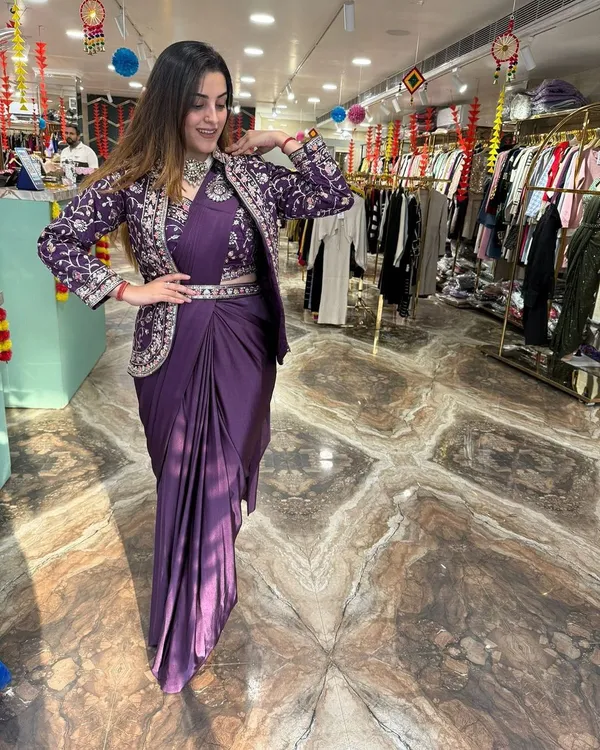 Embroidery_Sequence_Work_Ready-to-Wear_Saree_with_Jacket