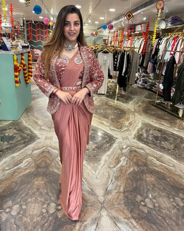 Embroidery_Sequence_Work_Ready-to-Wear_Saree_with_Jacket