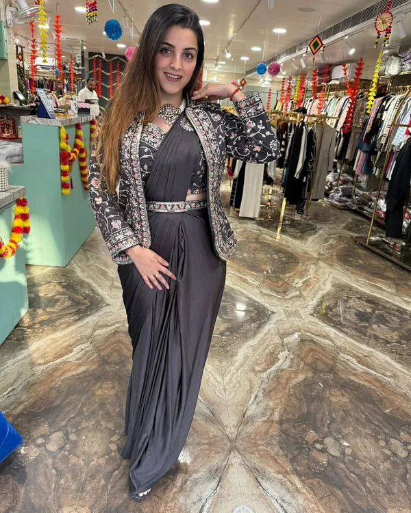Embroidery_Sequence_Work_Ready-to-Wear_Saree_with_Jacket
