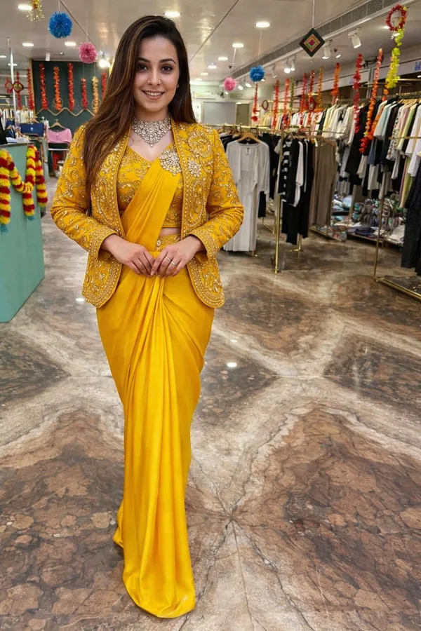 Embroidery_Sequence_Work_Ready-to-Wear_Saree_with_Jacket