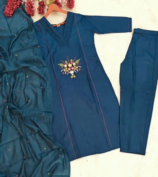 Exclusive_Eid_Special_Heavy_Rayon_Slub_Kurti_Pant_Dupatta_Set