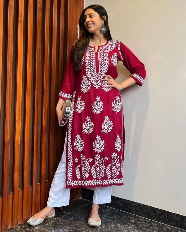 Exclusive_Kurti_Pent_Pair_Set_with_Embroidery_Work