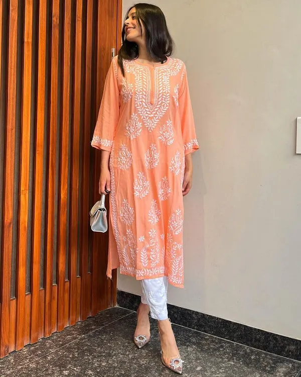 Exclusive_Kurti_Pent_Pair_Set_with_Embroidery_Work