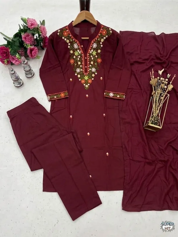 Exclusive_Summer_Special_Rayon_Slub_Kurti_Pant_Dupatta_Set