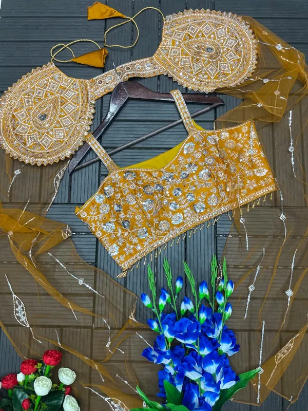 Fancy_Lehenga_Choli_Set_with_Dupatta