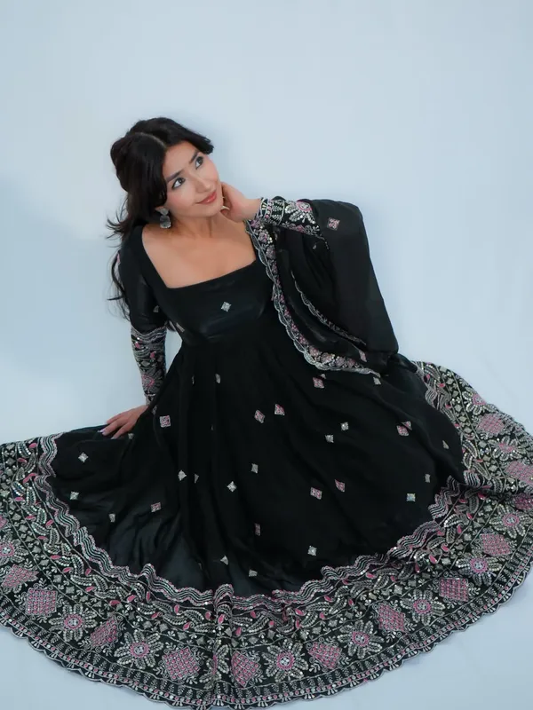 Fendy_Satin_Heavy_Embroidery_Gown_Plazzo_Dupatta_Set