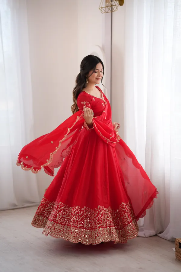 Fendy_Silk_Embroidery_Gown_Set_with_Dupatta