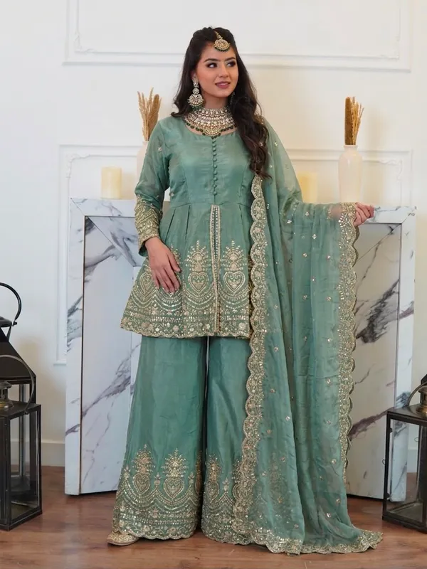 Fendy_Silk_Real_Mirror_with_Embroidery_Sequence_Work_Set