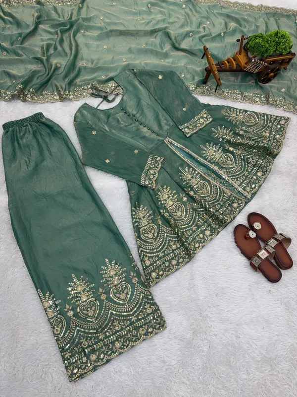 Fendy_Silk_Real_Mirror_with_Embroidery_Sequence_Work_Set