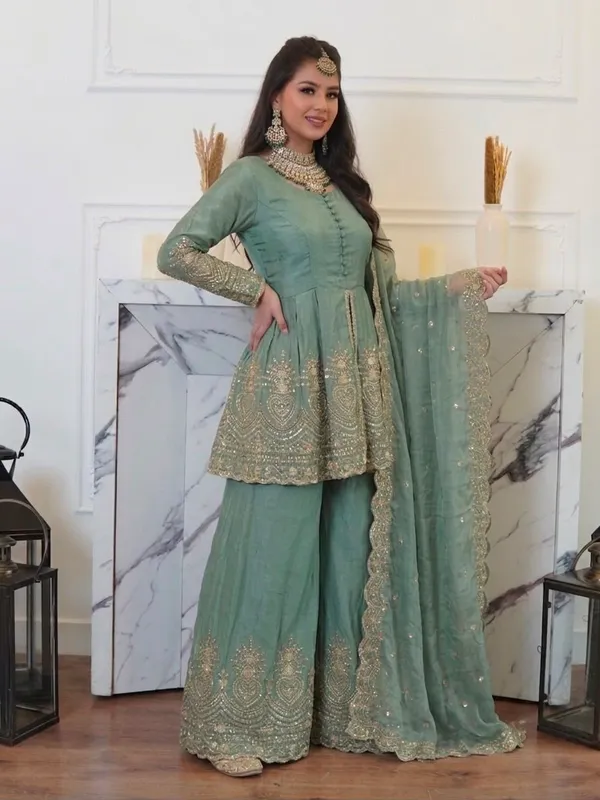 Fendy_Silk_Real_Mirror_with_Embroidery_Sequence_Work_Set