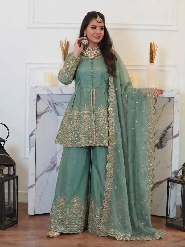 Fendy_Silk_Real_Mirror_with_Embroidery_Sequence_Work_Set
