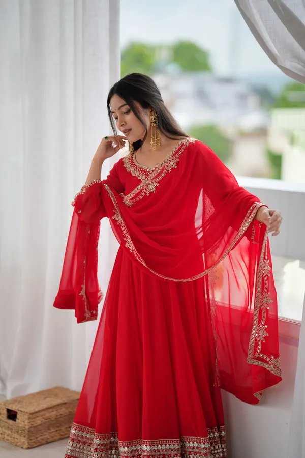 Festival_Special_Heavy_Georgette_Paper_Mirror_Embroidery_Gown_Set