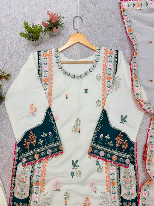 Festival_Special_Kaftaan_with_Pant_and_Dupatta