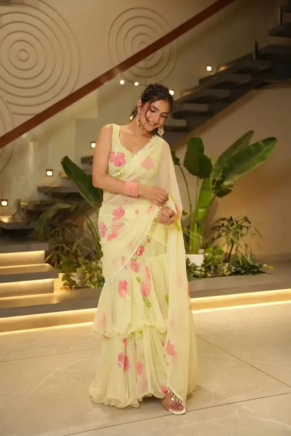 Georgette_Ruffle_Lahenga_Saree_with_Blouse