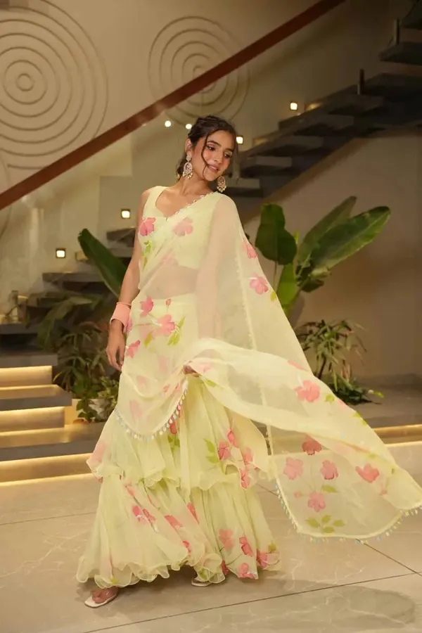 Georgette_Ruffle_Lahenga_Saree_with_Blouse