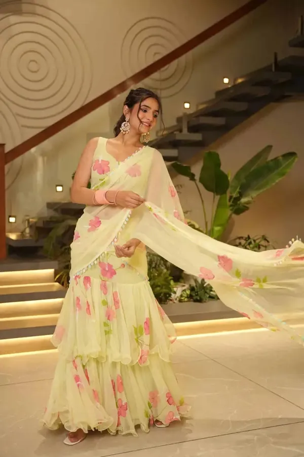 Georgette_Ruffle_Lahenga_Saree_with_Blouse