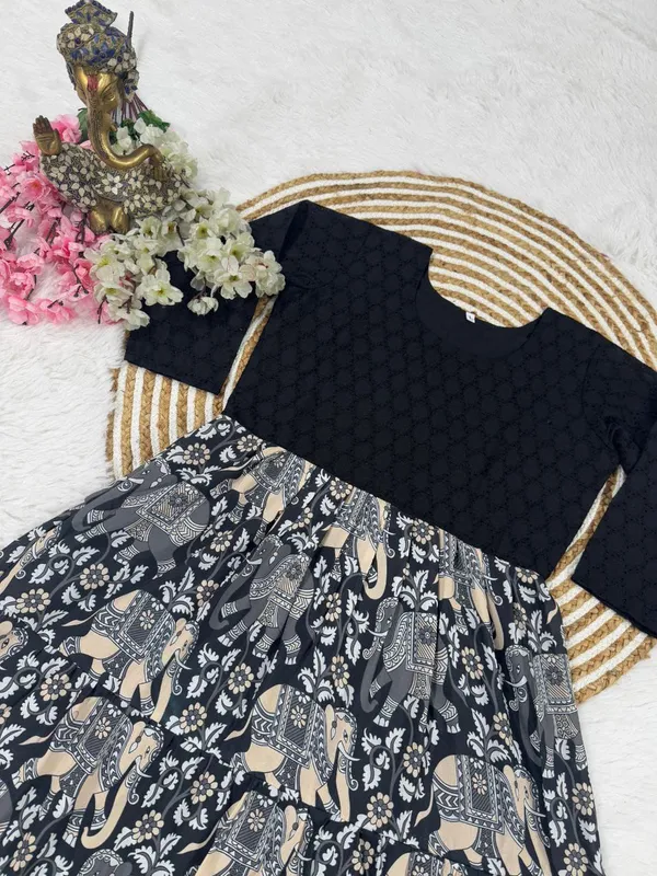 Hakuba_&_Muslin_Kalamkari_Print_Anarkali_Top_with_4_Meter_Flair
