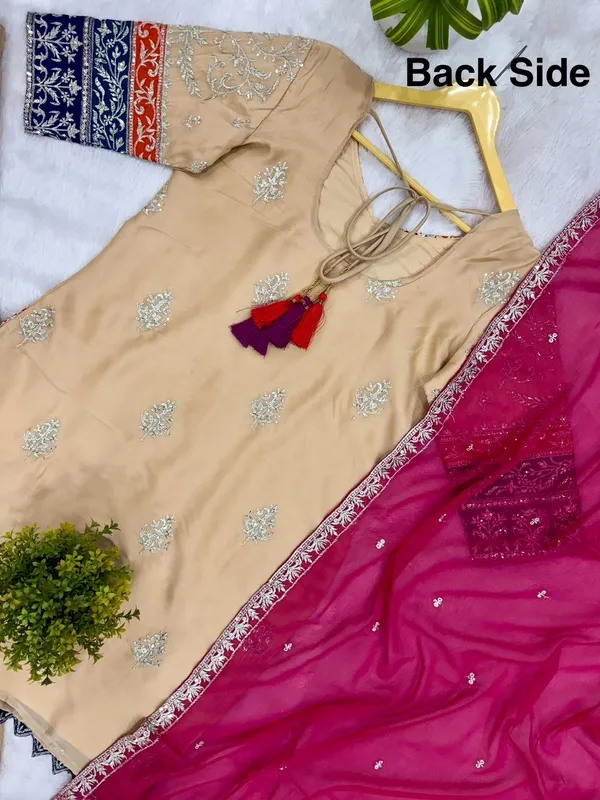 Heavy_3_Pieces_Suit_Pair_with_Embroidery_Work_&_Fancy_Lace