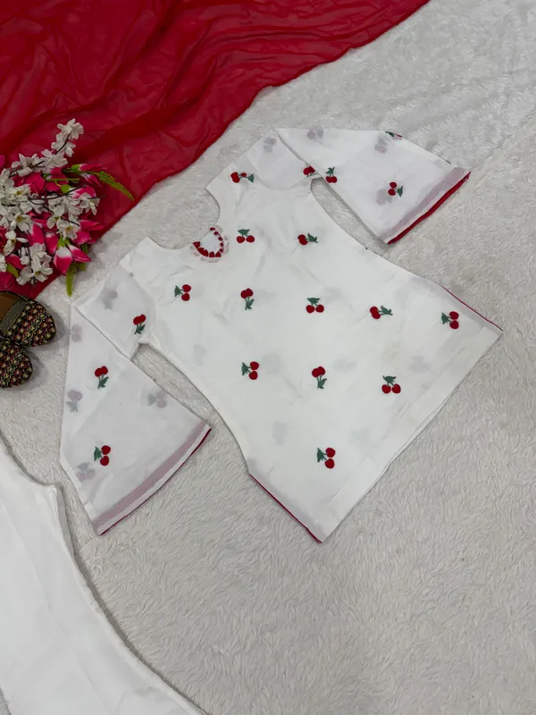 Heavy_Cambric_Cotton_Embroidered_Party_Wear_Set
