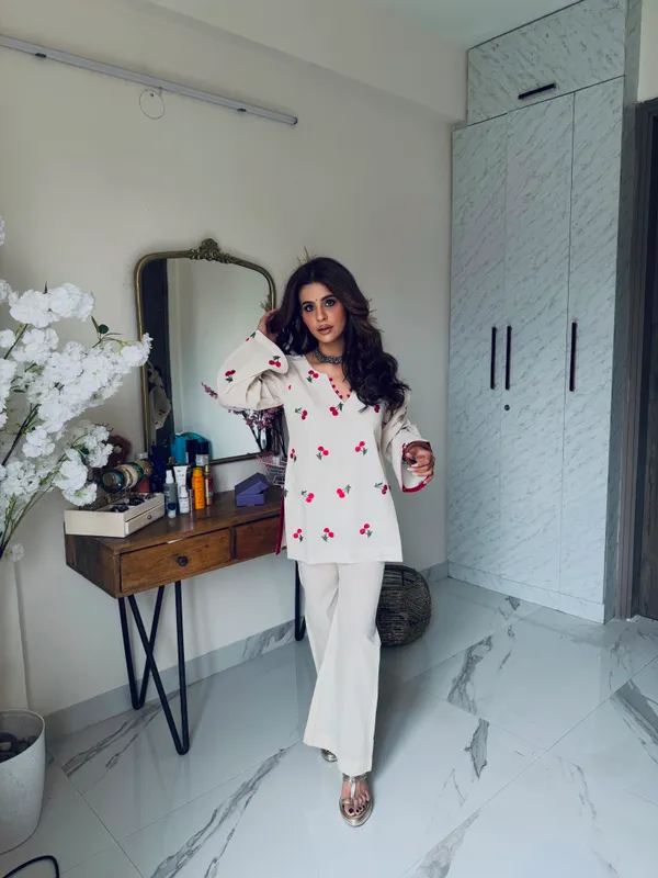 Heavy_Cambric_Cotton_Embroidered_Party_Wear_Set