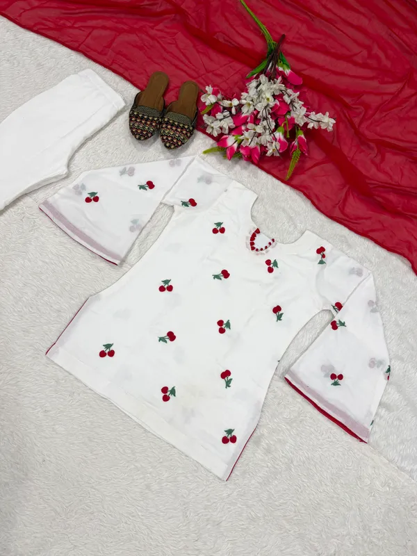 Heavy_Cambric_Cotton_Embroidered_Party_Wear_Set